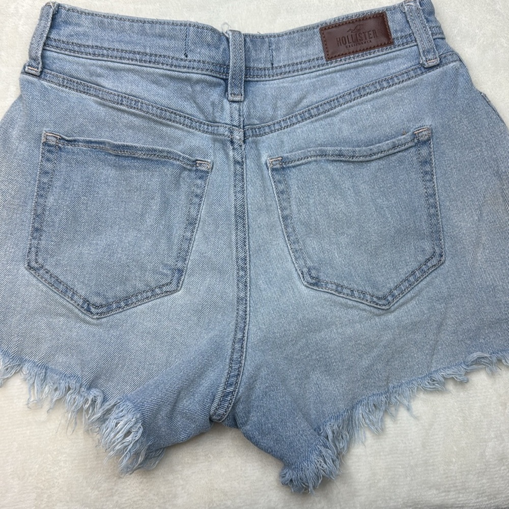 Hollister Curvy High-Rise Vintage Blue Distressed Jean Shorts- 4” Inseam-Size 27 - Picture 5 of 8